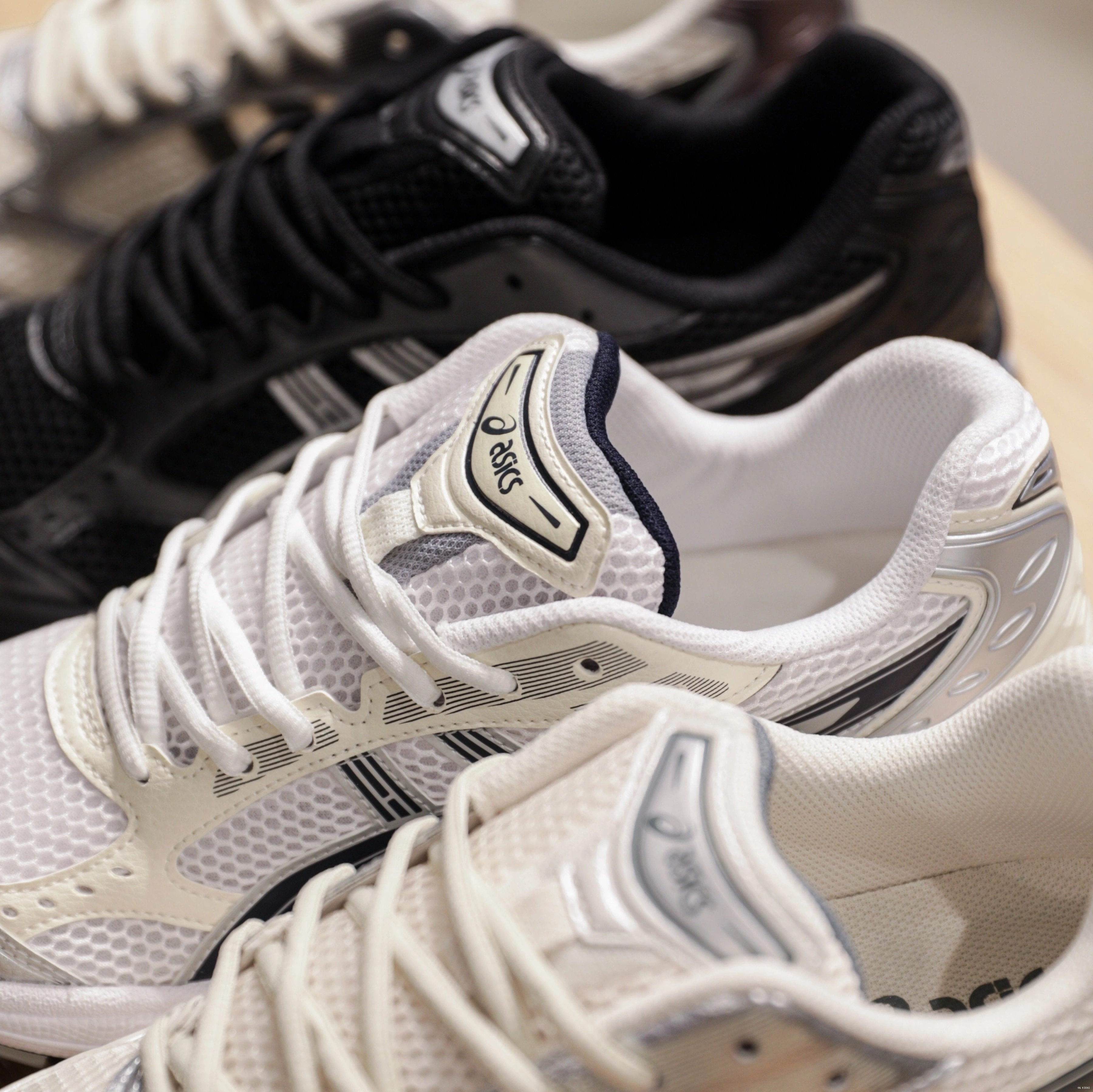 14 ASICS Gel-Kayano Midnight W White 0820
